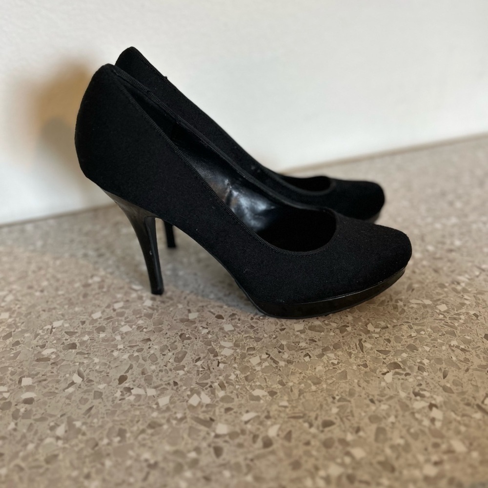 Call it spring Black Heels Size 10